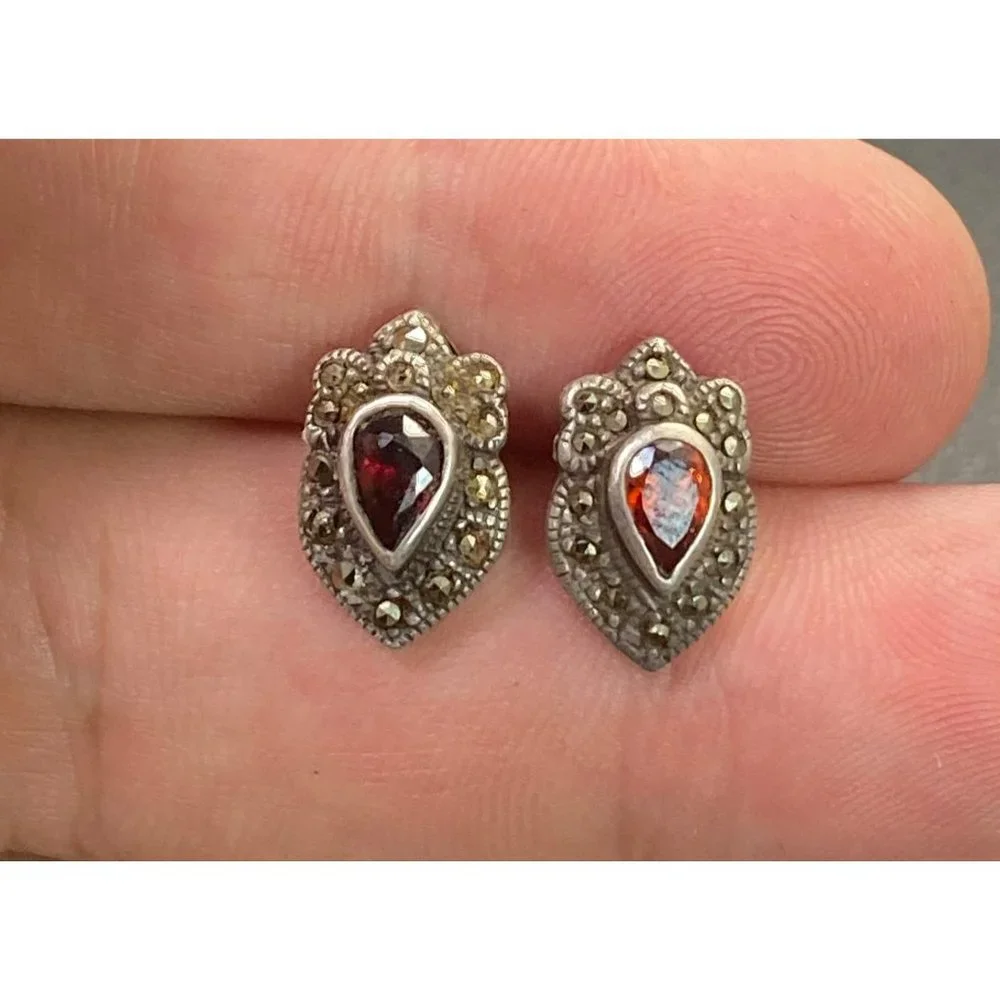 Vintage 925 Marcasite & Garnet Earrings Teardrop Cab Stud Pierced - Picture 1 of 7